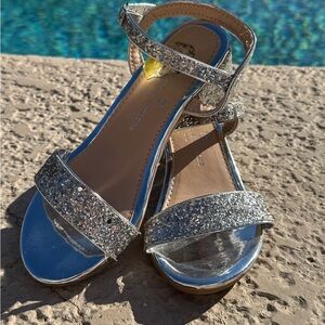Adrienne Vittadini Silver Glitter Little girls sandals